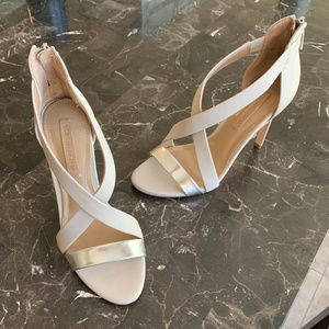 BCBGMaxAzria Nude Sandle like new
